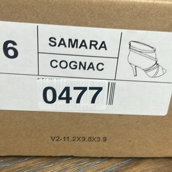 Journee Collection Cognac Brown Samara Heels Size 6 - Picture 10 of 10